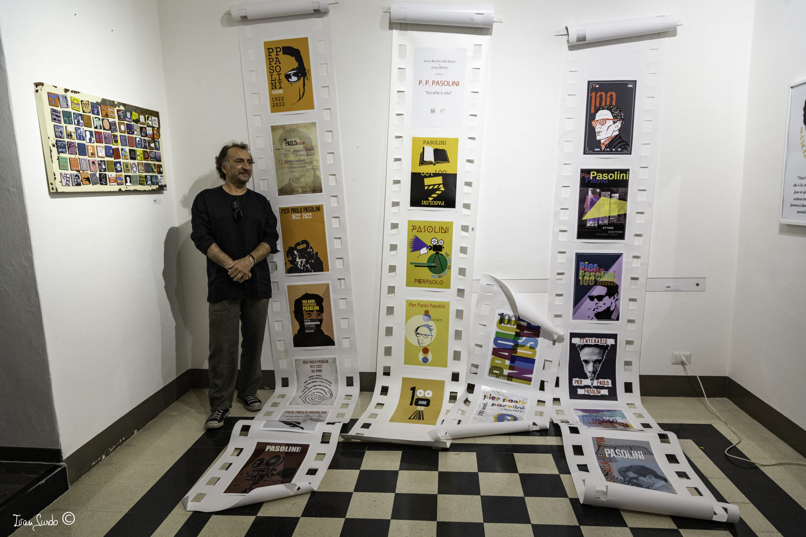 1. Antonio Solarino e la sua installazione Pasolini tra arte e vita